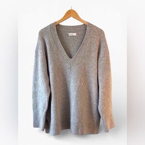 Nine West Light Gray V‑Neck Sweater – Size 
Large. Oversized fit